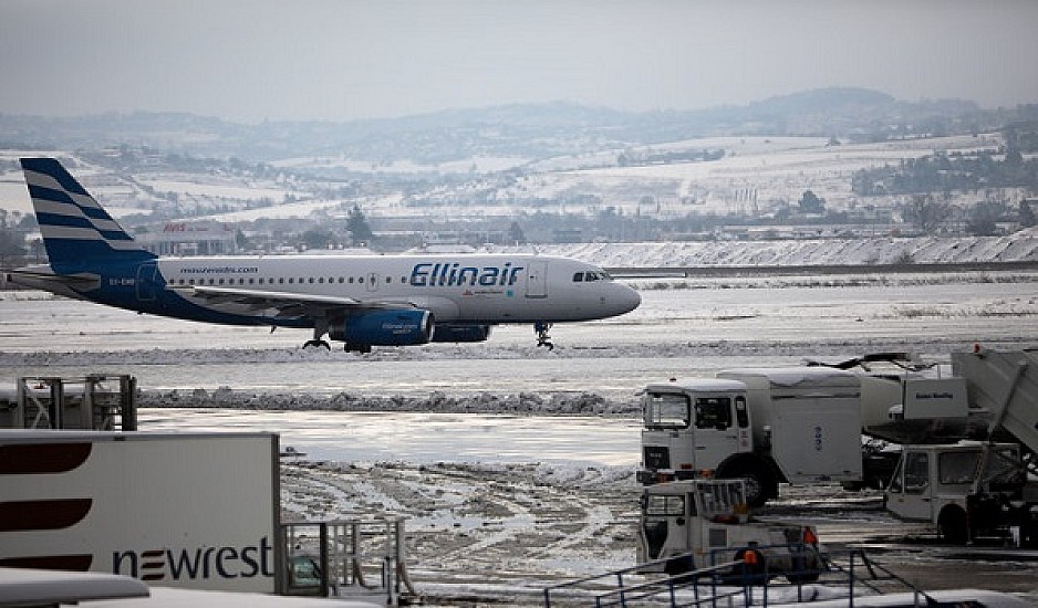 Προβλήματα από τον χιονιά στο αεροδρόμιο "Μακεδονία"