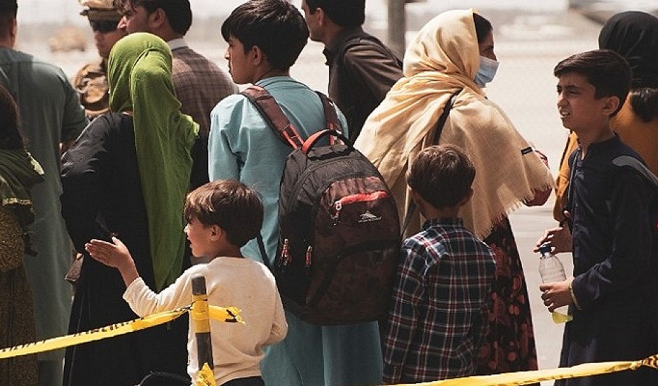 Καμπούλ: Παράτησαν στη βρετανική πρεσβεία προσωπικά στοιχεία Αφγανών - Ο κίνδυνος για αντίποινα