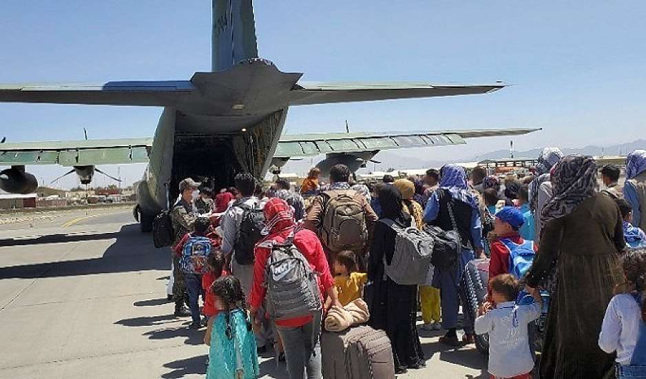 Αφγανιστάν:  Κλειστές οι πύλες του αεροδρομίου της Καμπούλ – Συνεχίζεται η εκκένωση