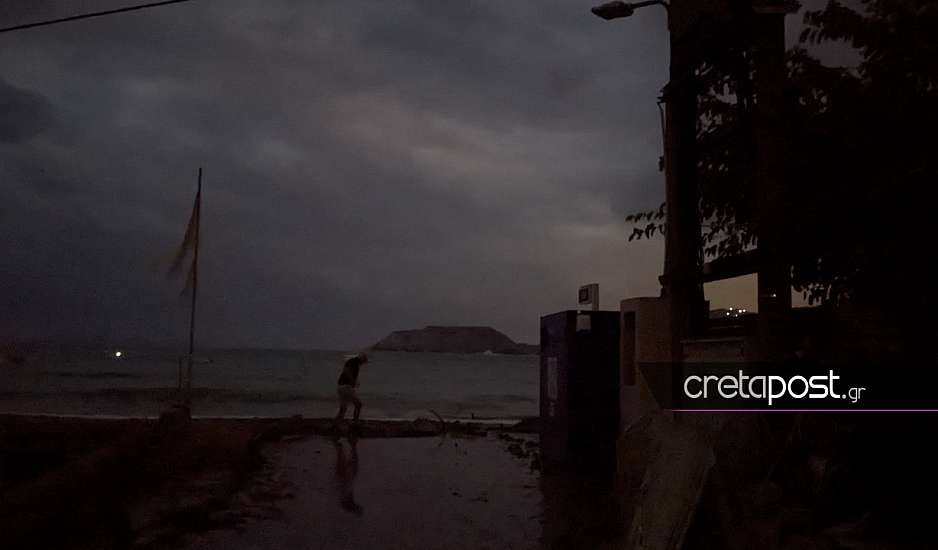 Κακοκαιρία στην Κρήτη: Στο σκοτάδι η Αγία Πελαγία μετά τις καταστροφές