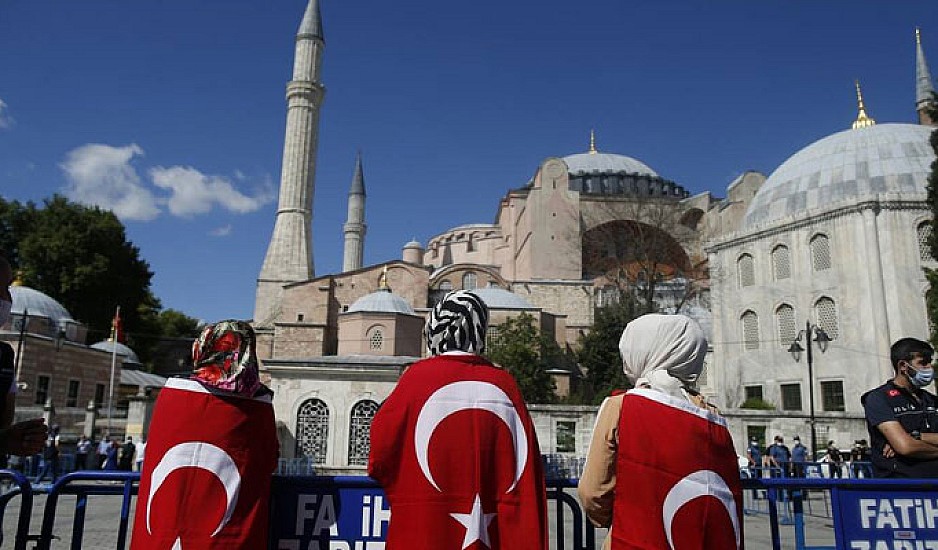 Η Τουρκία δεν θα κάνει βήμα πίσω στο θέμα της Αγίας Σοφίας. Αμετακινητος Τσαβούσογλου