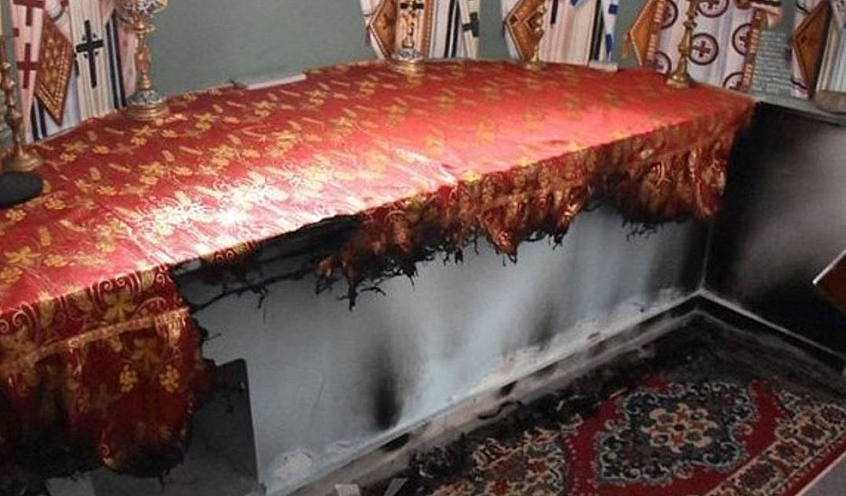 Χίος: Ιερόσυλοι έβαλαν φωτιά σε εκκλησία και έκαψαν την Αγία Τράπεζα