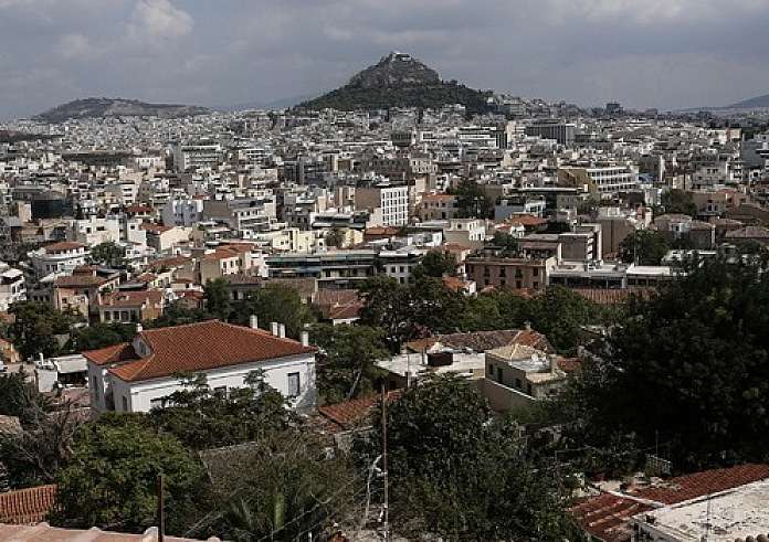 Σε διπλό κλοιό οι ιδιοκτήτες ακινήτων προκειμένου να αυξήσουν την προσφορά κατοικίας – Τι σχεδιάζει η κυβέρνηση