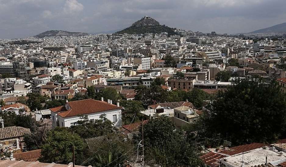 Σε διπλό κλοιό οι ιδιοκτήτες ακινήτων προκειμένου να αυξήσουν την προσφορά κατοικίας – Τι σχεδιάζει η κυβέρνηση