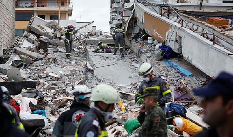 Σεισμός στην Αλβανία: Μετρούν τις πληγές τους - Καταστροφή και θρήνος στο Δυρράχιο
