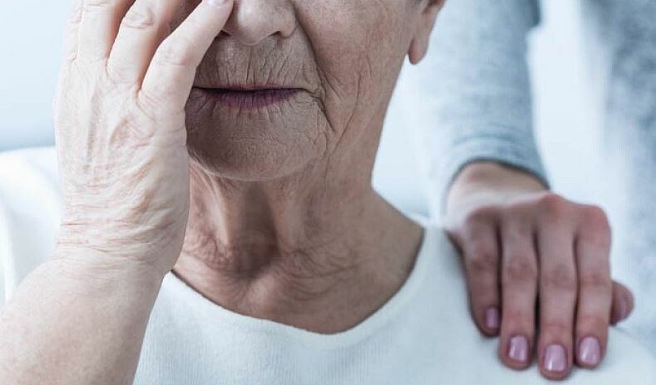 Νόσος Αλτσχάιμερ: 3 παράγοντες που αυξάνουν τον κίνδυνο στους άνω των 50