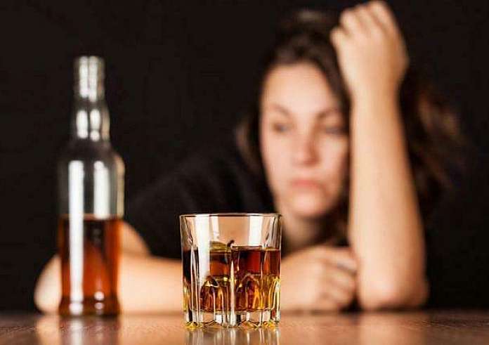 Πότε η μέθη μετατρέπεται σε κίνδυνο για τη ζωή – Όλα τα σημάδια