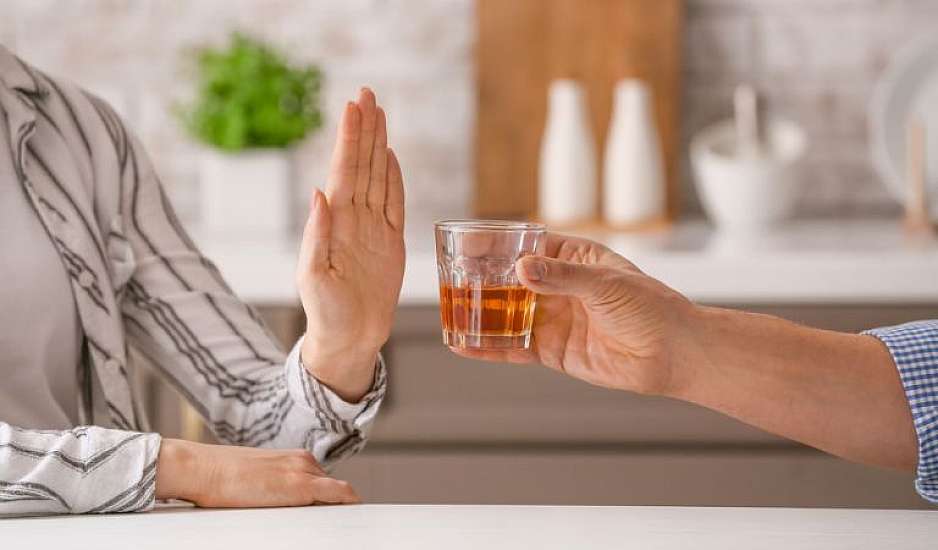 Καρκίνος και αλκοόλ: Πότε αυξάνεται ο κίνδυνος – Τι έδειξε νέα έρευνα
