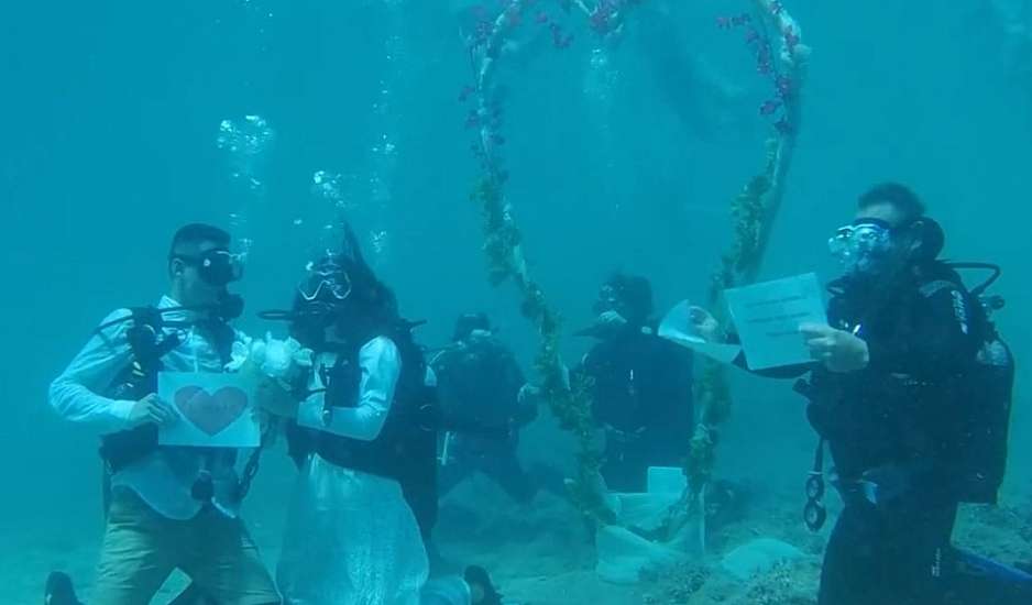 Αλόννησος: Ο πρώτος υποβρύχιος γάμος είναι γεγονός