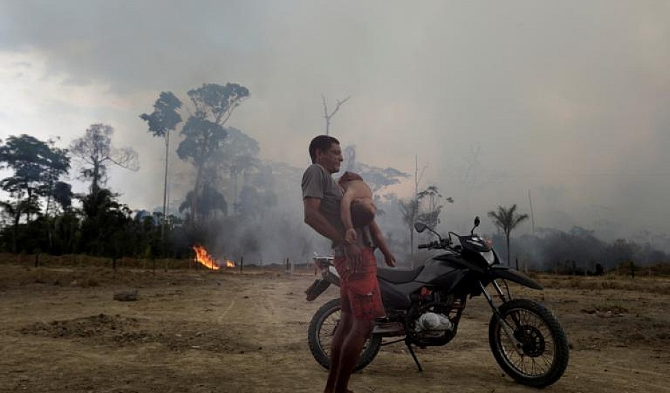 Ο Αμαζόνιος φλέγεται: Σκοτάδι στο Σάο Πάολο  τρεις το απόγευμα - Τεράστια η οικολογική καταστροφή