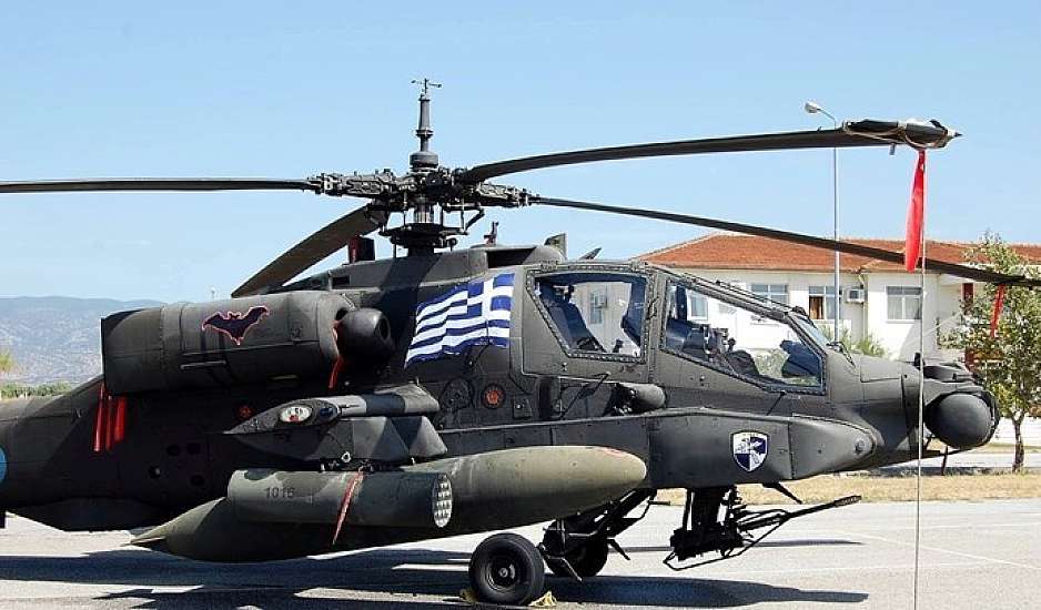 Ελικόπτερο Απάτσι έκανε αναγκαστική προσγείωση σε παραλία της Καρύστου  - Σώοι οι πιλότοι