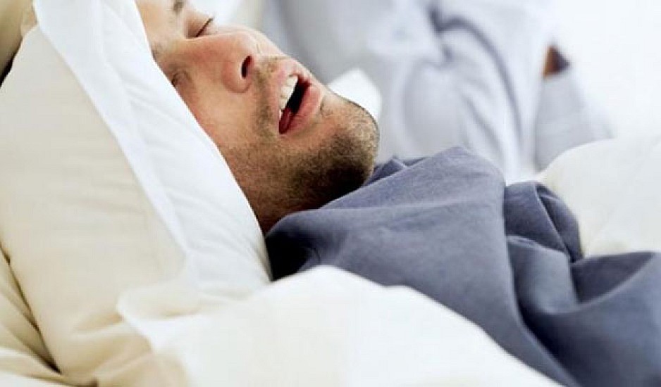 Υπνική άπνοια: Πώς θα καταλάβετε ότι σας κόβεται η ανάσα ενώ κοιμάστε