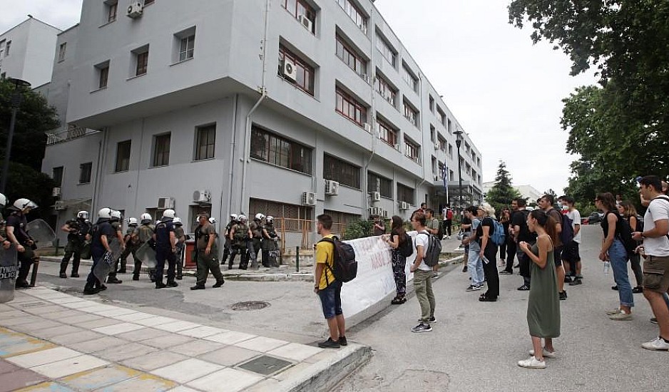 Θεσσαλονίκη: Έκρυθμη παραμένει η κατάσταση στο Αριστοτέλειο Πανεπιστήμιο