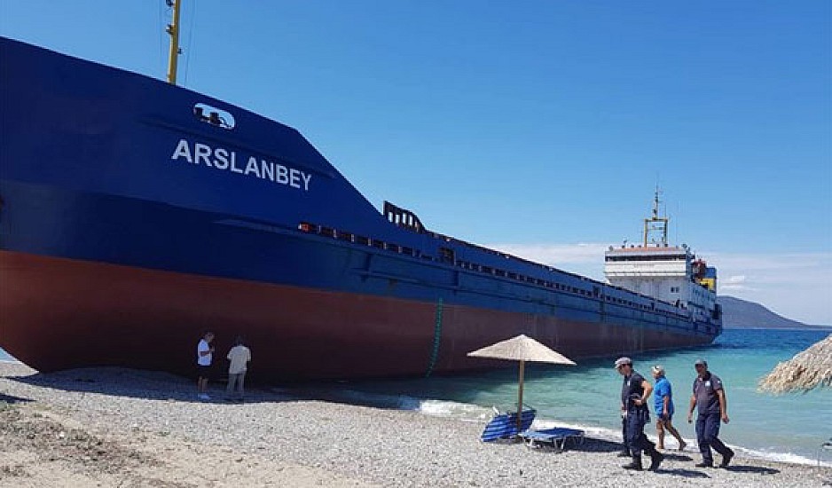 Αποκολλήθηκε το φορτηγό πλοίο που προσάραξε στην Εύβοια