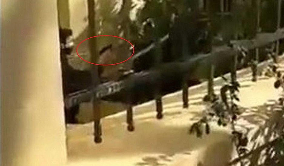 ΑΣΟΕΕ: Νέο βίντεο με τον αστυνομικό που τράβηξε όπλο