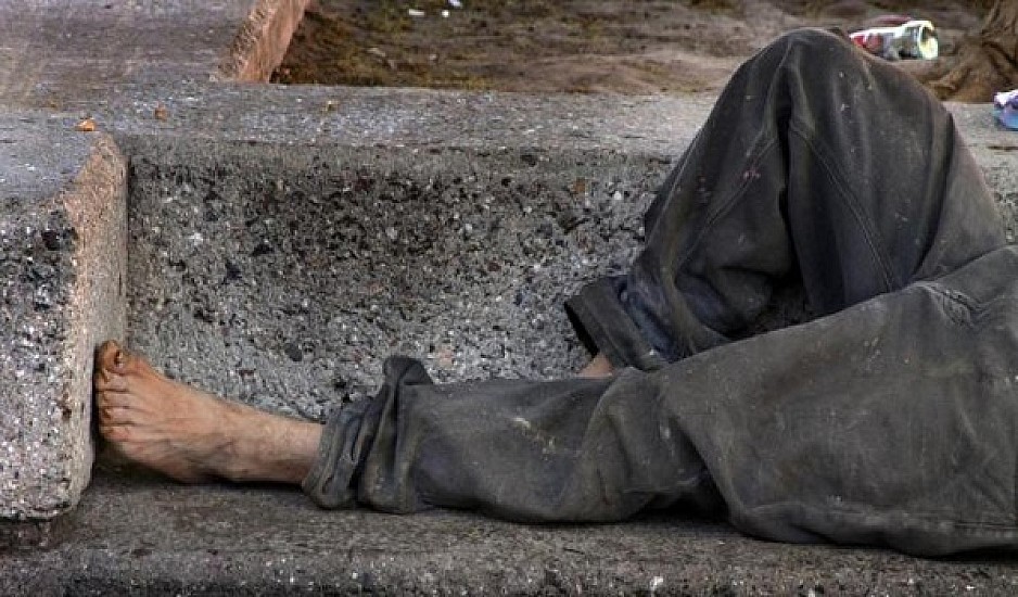 Καύσωνας: Προβληματισμός για τους άστεγους – Τι σχεδιάζεται για τους δήμους