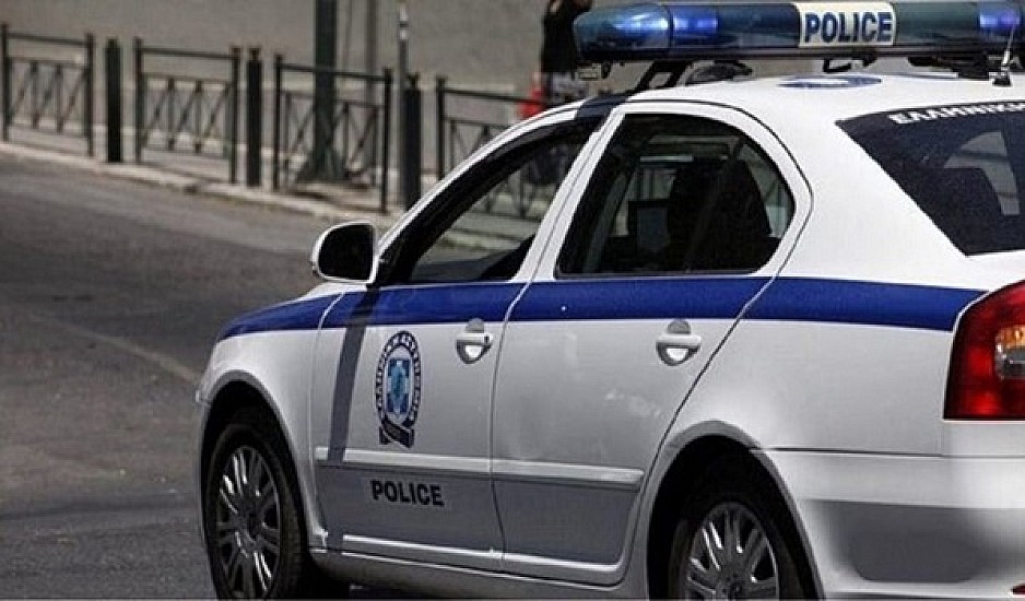 Καστοριά: Όπλα, φυσίγγια και κροτίδες βρέθηκαν από αστυνομικούς στο σπίτι 47χρονου