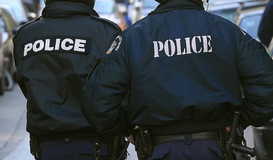 Θεσσαλονίκη: Αστυνομικοί έριξαν στο έδαφος και ξυλοκόπησαν νεαρό