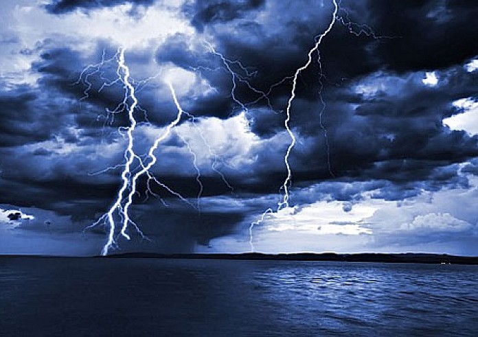 Καιρός -  Κλέαρχος Μαρουσάκης: Καταιγίδες με επικίνδυνους κεραυνούς το Σαββατοκύριακο