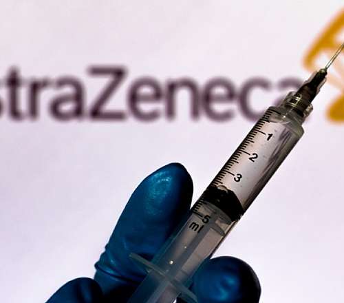 Λινού για εμβόλιο AstraZeneca: Μελέτες έδειχναν ότι υπήρχε υψηλότερη πιθανότητα να πάθει θρόμβωση μια γυναίκα στην ηλικία των 30-40