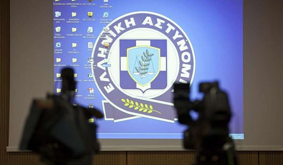 Πάτρα: Στη φυλακή οδηγήθηκε φυγόποινη μέλος σπείρας απατεώνων