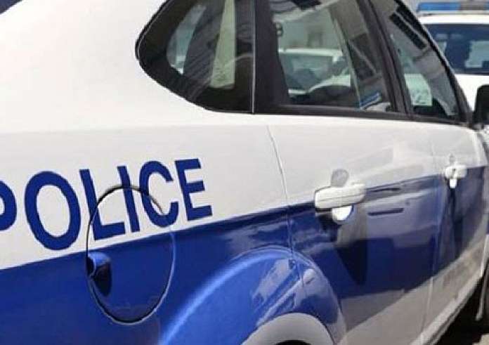 Σύρος: Δίδυμο πίσω από 10 διαρρήξεις- Τους έκαψαν τα εργαλεία και τα κλοπιμαία που βρέθηκαν