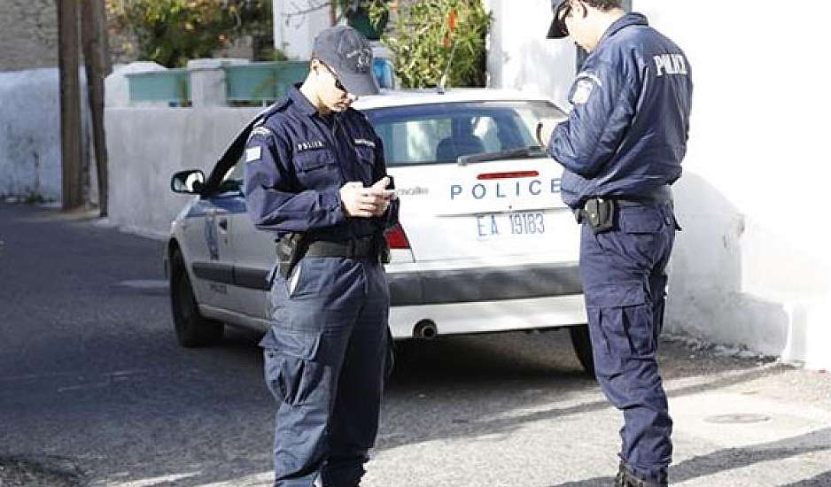 Κρήτη: Την βρήκαν νεκρή, δίπλα στο αυτοκίνητο