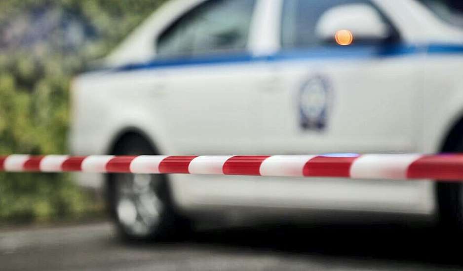 Χαλκιδική: Αυτοκίνητο συγκρούστηκε με mini bus - Ένας νεκρός και εφτά τραυματίες