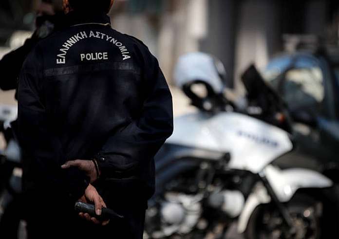 Καλλιθέα: Συνελήφθησαν 3 ανήλικοι για ληστεία - Ξυλοκόπησαν και έκλεψαν το κινητό νεαρού