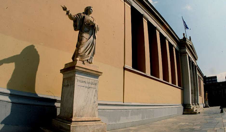 Ζαχαράκη: Τελευταία ευκαιρία για 35.000 αιώνιους φοιτητές, διαγράφονται 290.000
