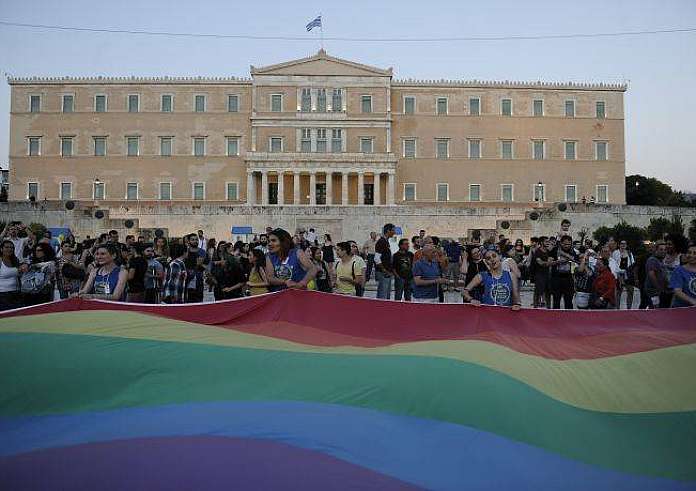 Σε εξέλιξη το Athens Pride 2024 στην Πλατεία Συντάγματος