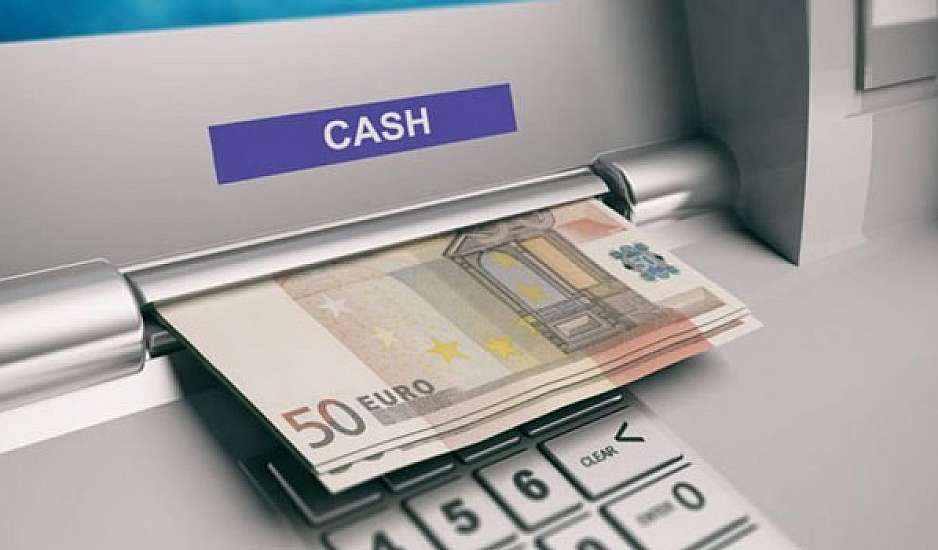 ATM: Η απάτη στο ATM που μπορεί να σου αδειάσει τον λογαριασμό – Πώς να προστατευτείς