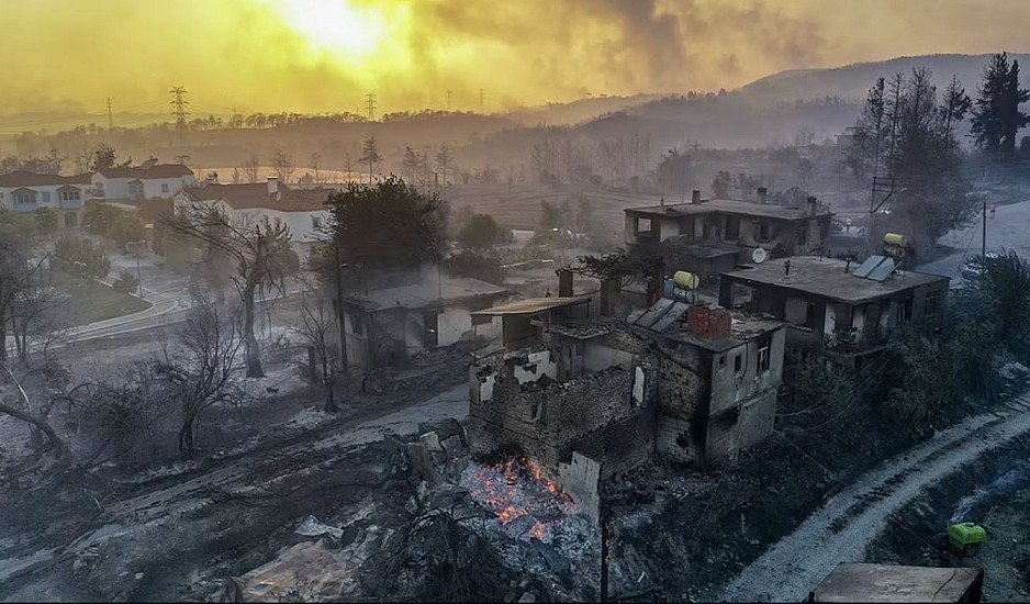 Τουρκία: Τρεις νεκροί από τη φονική πυρκαγιά στην Αττάλεια