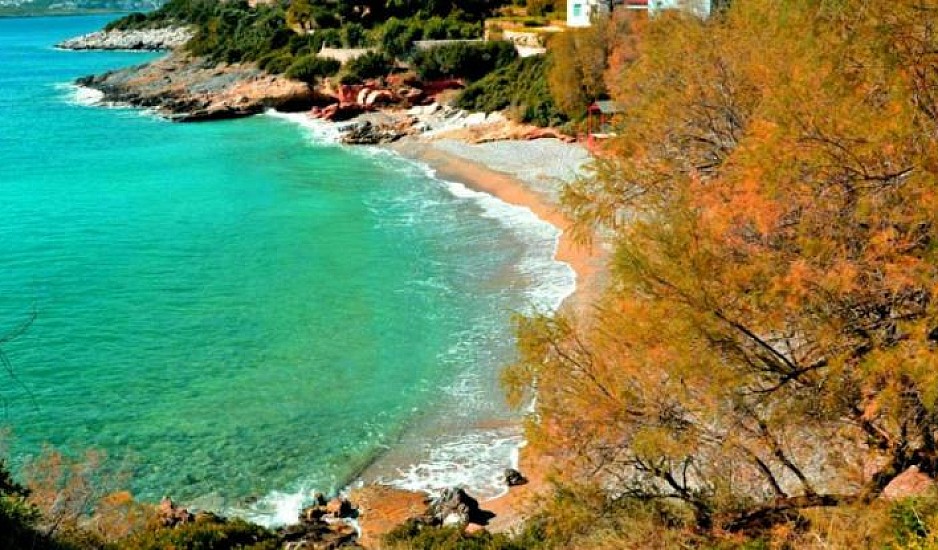 Ερωτοσπηλιά: Μια υπέροχη παραλία 36 χιλιόμετρα από την Αθήνα