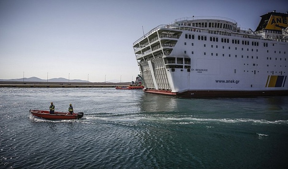 Στο λιμάνι του Πειραιά το «Ελ.Βενιζέλος», με τα 119 κρούσματα κορονοϊού