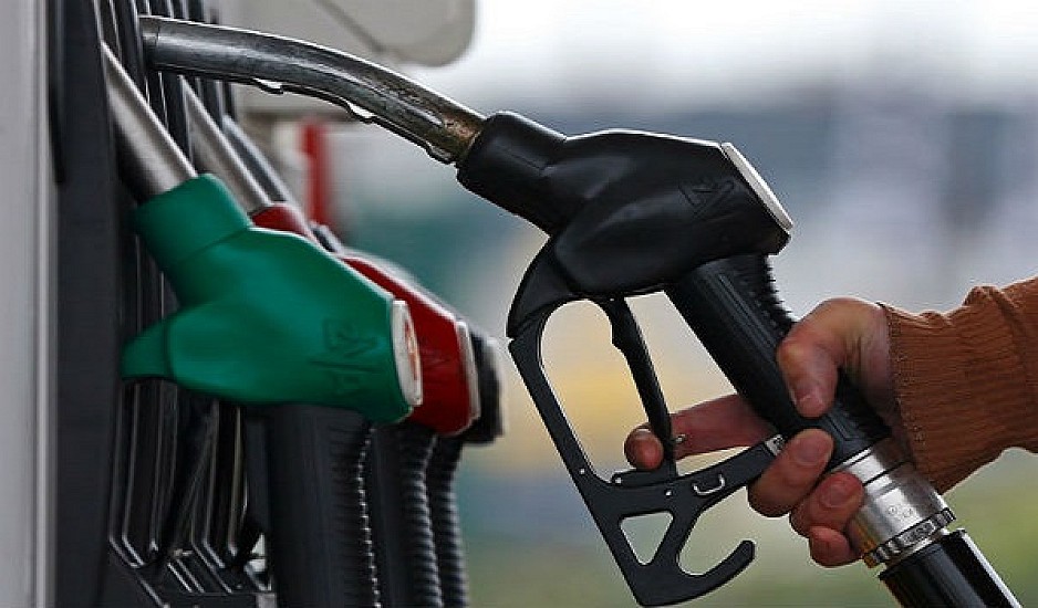 Αμόλυβδη βενζίνη: Σε σημείο έκπληξη το βενζινάδικο που πουλάει φθηνότερα στη χώρα – Οι τιμές του