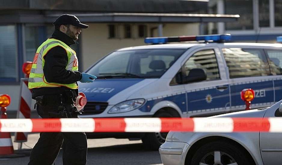 Συναγερμός στο Βερολίνο: Φωτιά σε εργοστάσιο παραγωγής όπλων - Κίνδυνος τοξικού νέφους