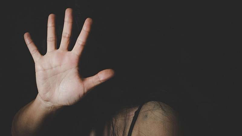 Νίκαια: Ο σύζυγός μου με χτύπησε και απειλεί να με σκοτώσει - Η συγκλονιστική εξομολόγηση γυναίκας
