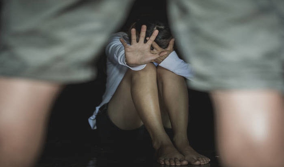 Πετράλωνα: Σοκάρουν οι αποκαλύψεις για τα πάρτι βιασμού - Πέντε χρόνια στο  συρτάρι η καταγγελία