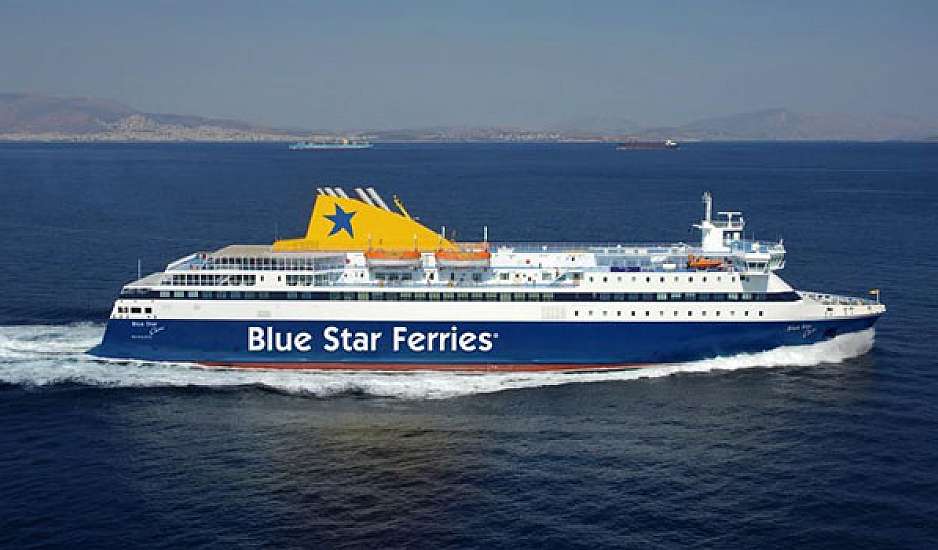Τραυματίστηκε μέλος του πληρώματος του Blue Star Chios: Εκτάκτως το πλοίο στη Σύρο