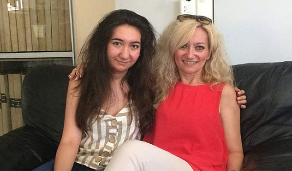 Πανελλαδικές 2018: Μάνα και κόρη στο Βόλο έδωσαν μαζί εξετάσεις και πέρασαν!