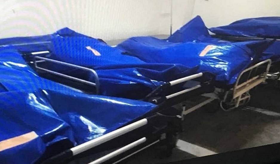 Τι απαντά η διοίκηση του νοσοκομείου του Βόλου για τους σάκους με νεκρούς εκτός ψυγείου