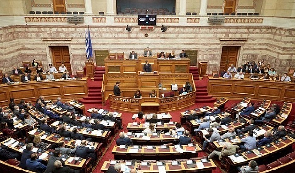 Βουλή: Τρία ναι και τρία όχι στο νομοσχέδιο για τους απόδημους