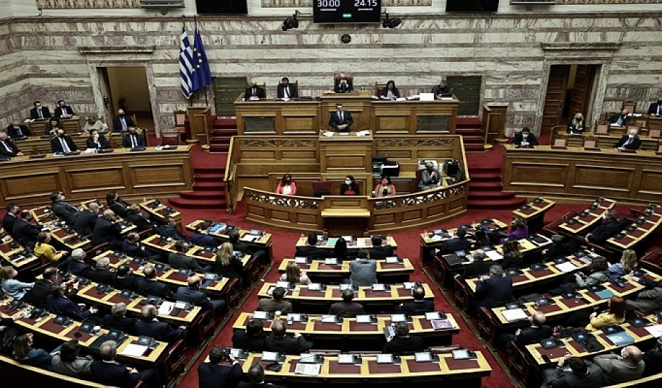 Βουλή: Ένταση και αντιδράσεις για την Πρόταση μομφής - Δεκτό το αίτημα του ΚΙΝΑΛ