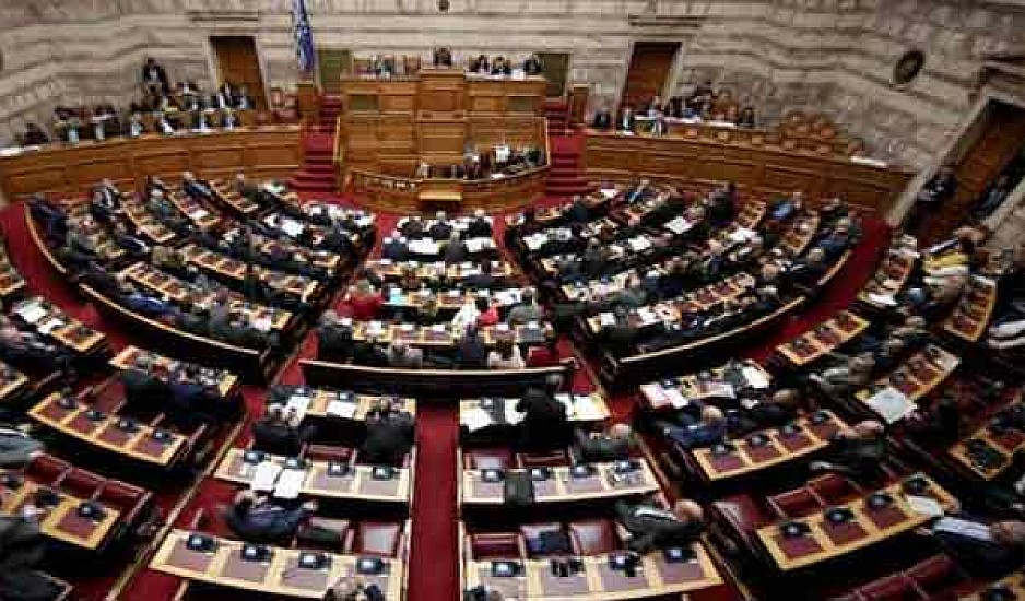 Βουλή: Πέρασαν 120 δόσεις και 13η σύνταξη – Πως ψήφισαν τα κόμματα