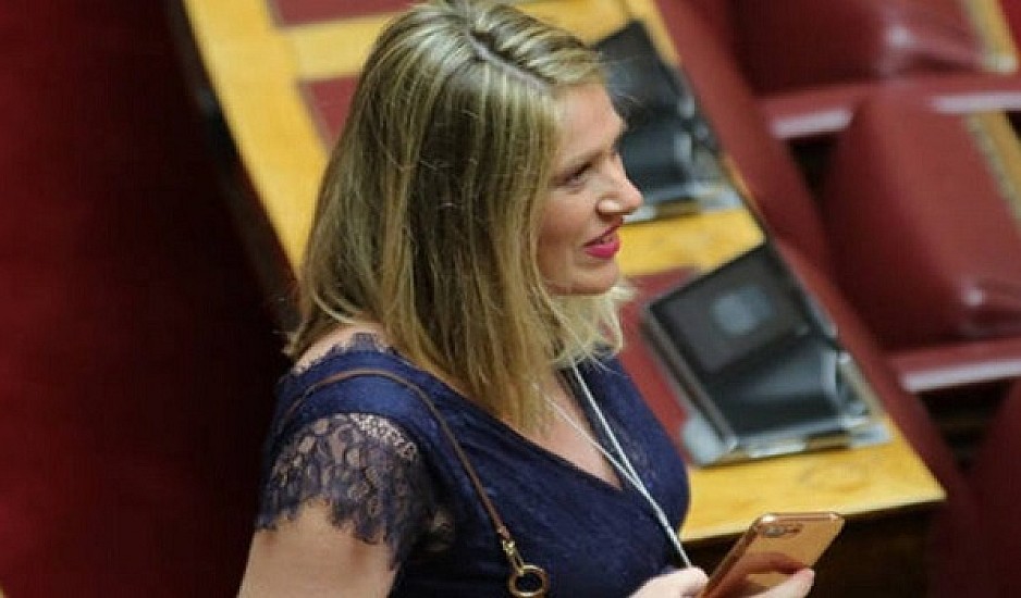 Η έγκυος βουλευτής που τράβηξε τα βλέμματα στην ορκωμοσία της Βουλής