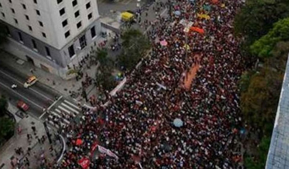 Βραζιλία: Νέες διαδηλώσεις φοιτητών εναντίον του Μπολσονάρου