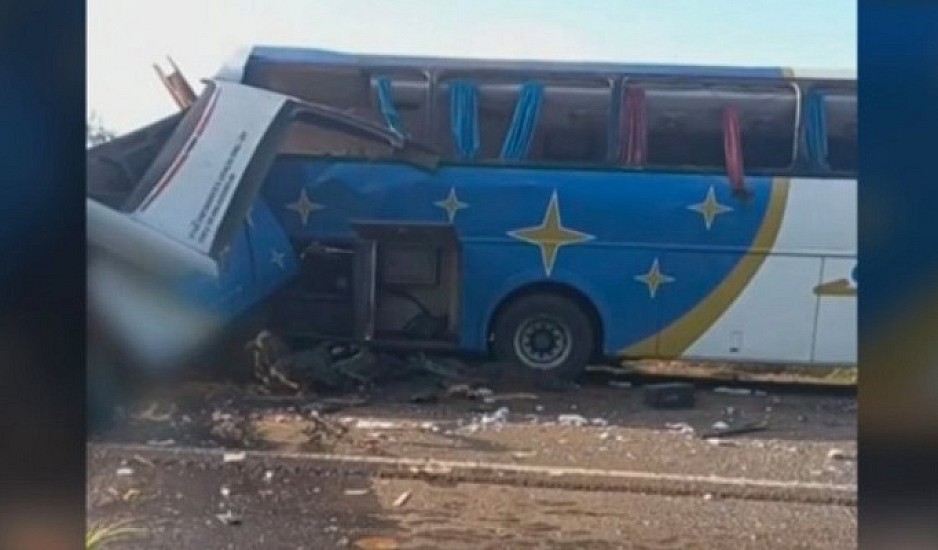 Βραζιλία: Τουλάχιστον 37 νεκροί από σφοδρή σύγκρουση λεωφορείου με φορτηγό