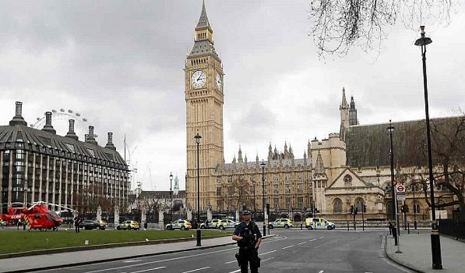 Συναγερμός στο κοινοβούλιο της Βρετανίας – Εντοπίστηκε ύποπτο πακέτο