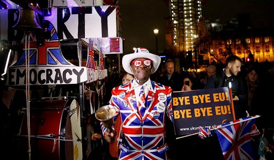 Η Βρετανία εκτός ΕΕ μετά από 47 χρόνια - Τζόνσον: Δεν είναι τέλος αλλά αρχή. Ξέφρενοι πανηγυρισμοί